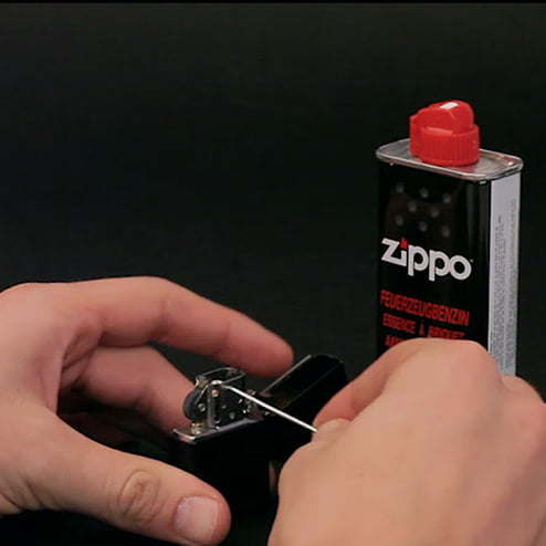 Comment recharger un briquet Zippo ? Les étapes en image